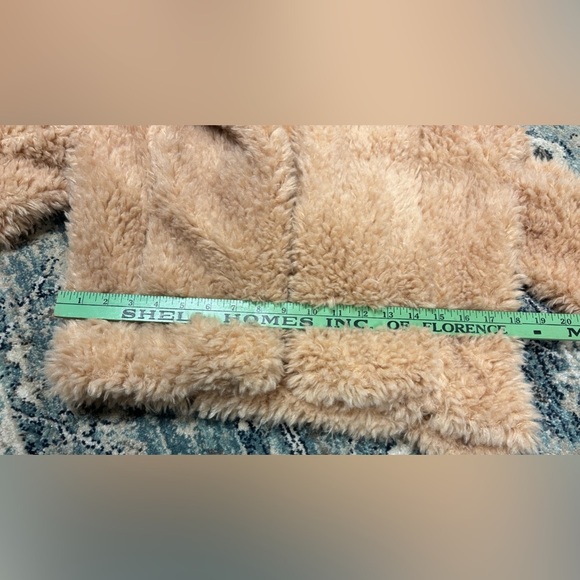 Blanknyc Women's Faux Fur Jacket - Picture 3 of 6